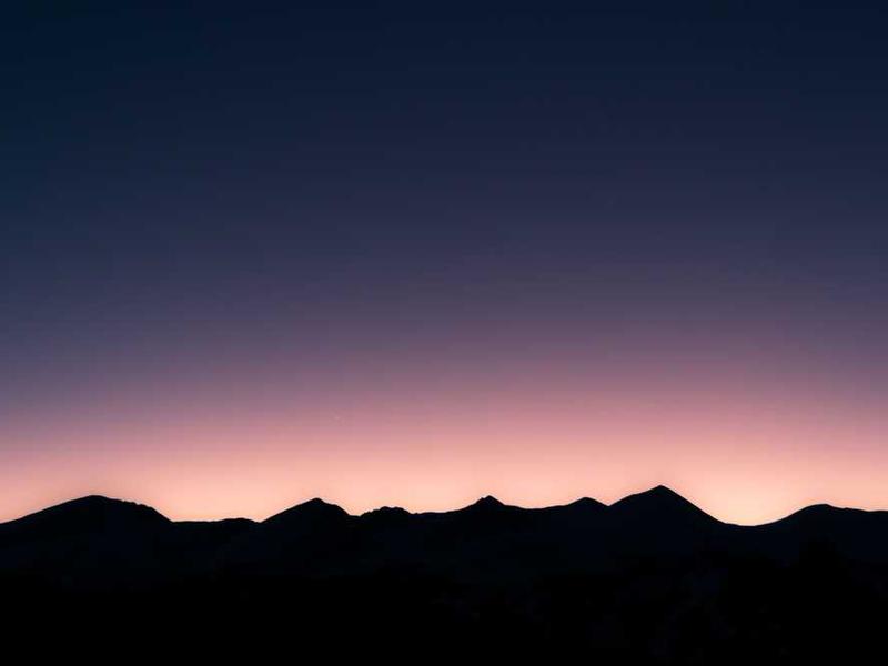 再会の夜、同窓会で始まった恋